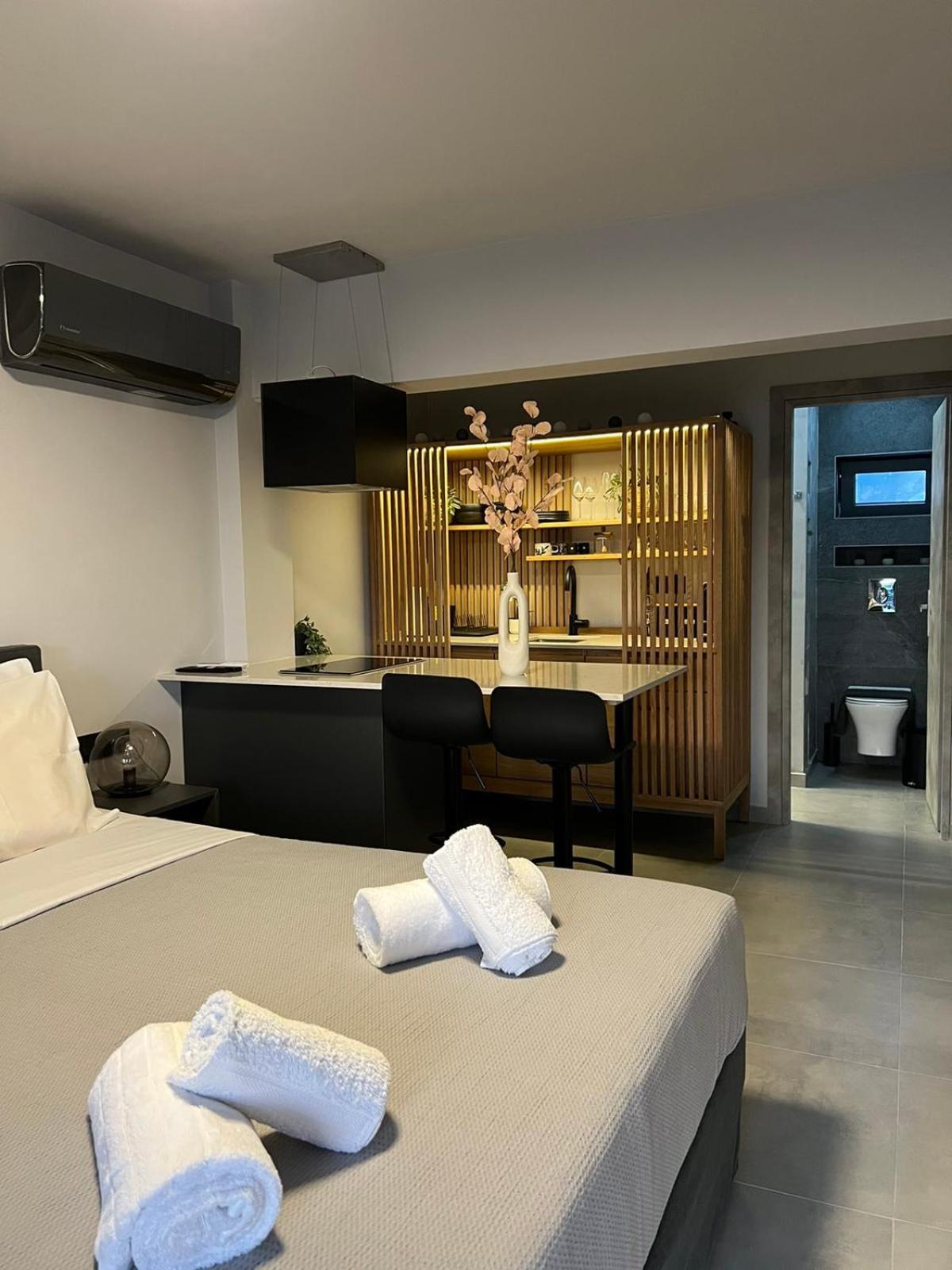 Loft Spa Greece - Enjoy Our Jacuzzi Kalamáta Buitenkant foto